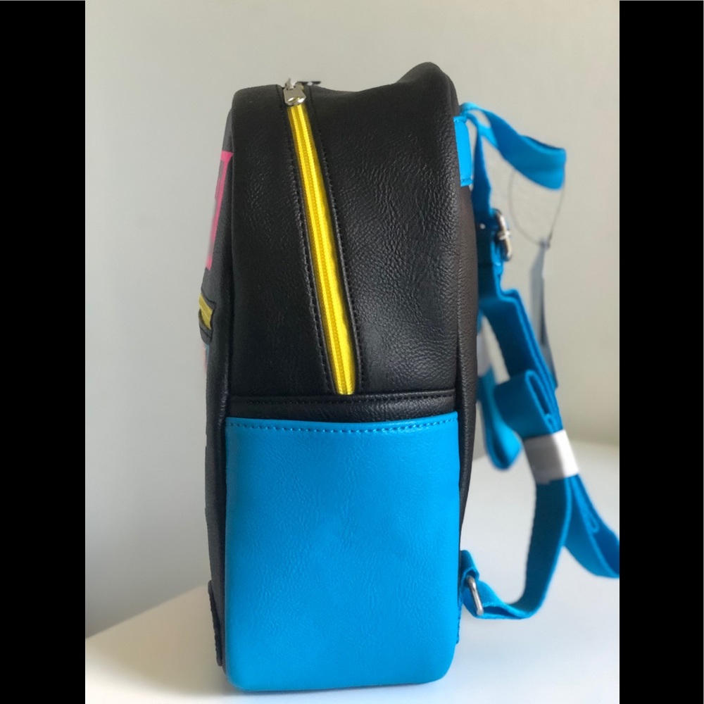Funko x Marvel black light back pack - Picture 3 of 4